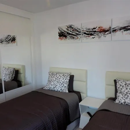 Διαμέρισμα Gracioseros 211 *